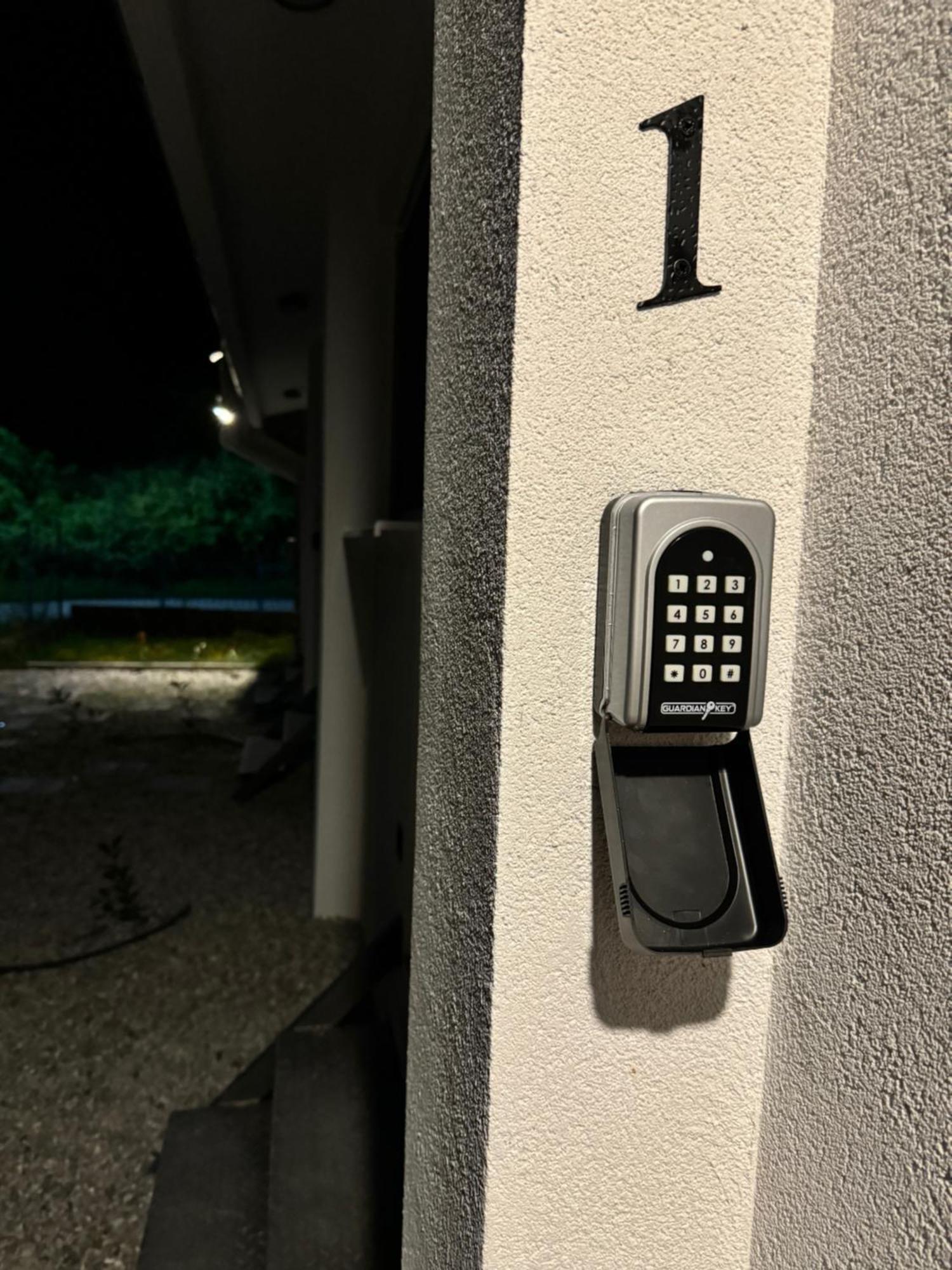 Flamingo With Free Parking Apartment Virpazar