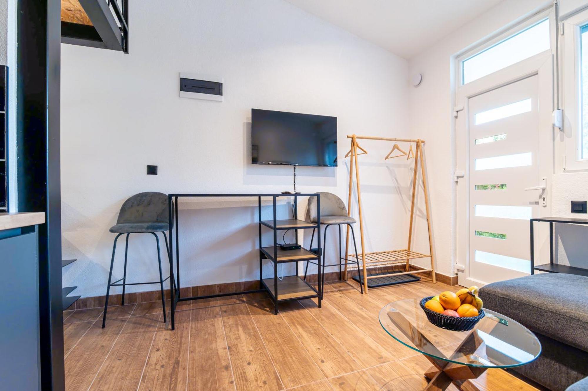 Flamingo With Free Parking Apartment Virpazar